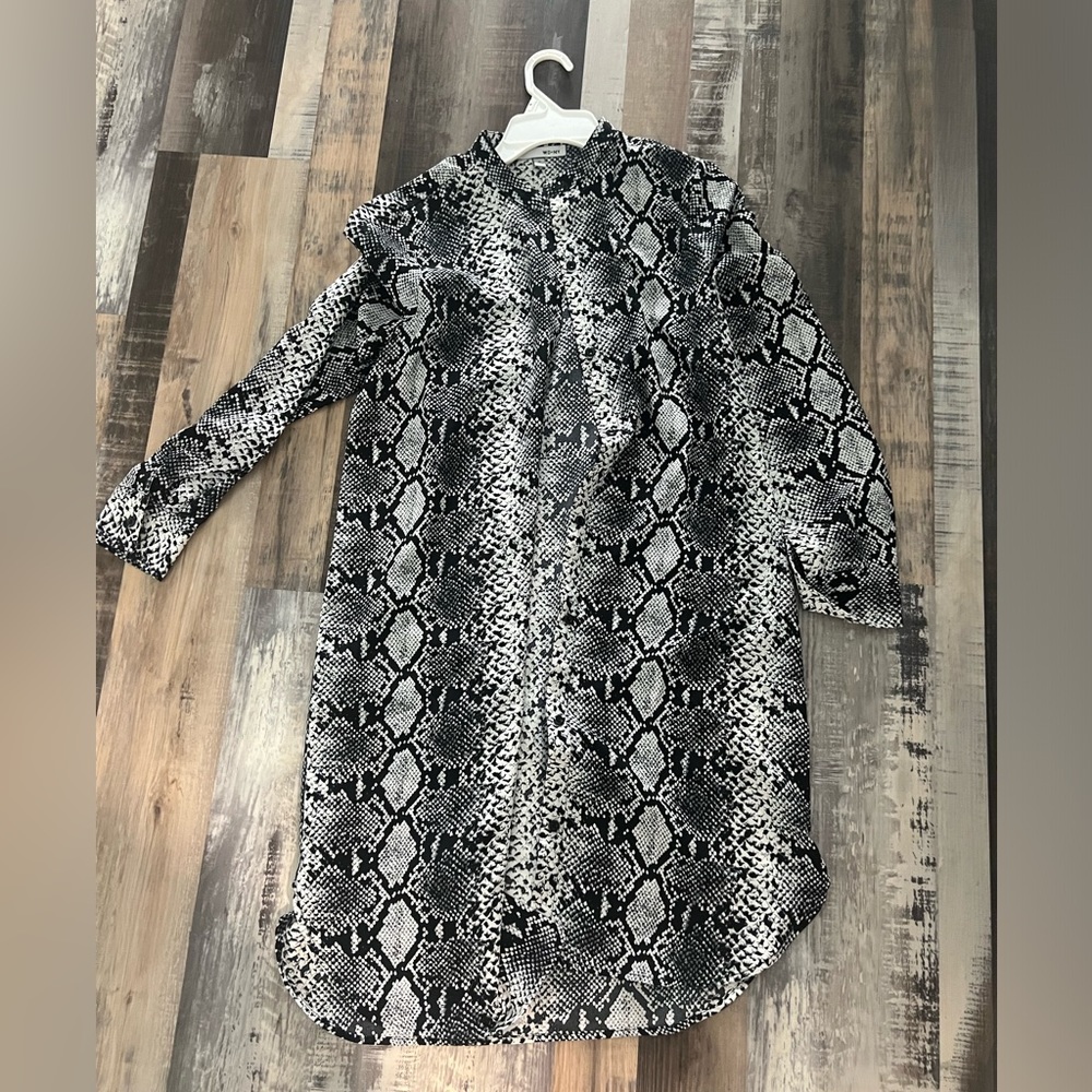 Very light dress . Size S In excellent condition